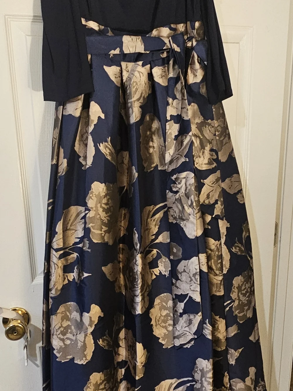 Jessica Howard Navy Maxi Skirt with Blush Floral Pattern and Sash - Picture 4 of 4